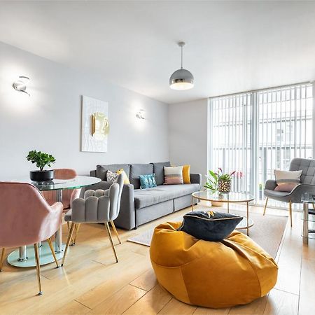 Stunning Apartment With Underground Parking! Londres Extérieur photo