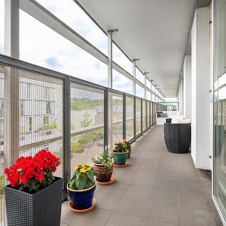 Stunning Apartment With Underground Parking! Londres Extérieur photo