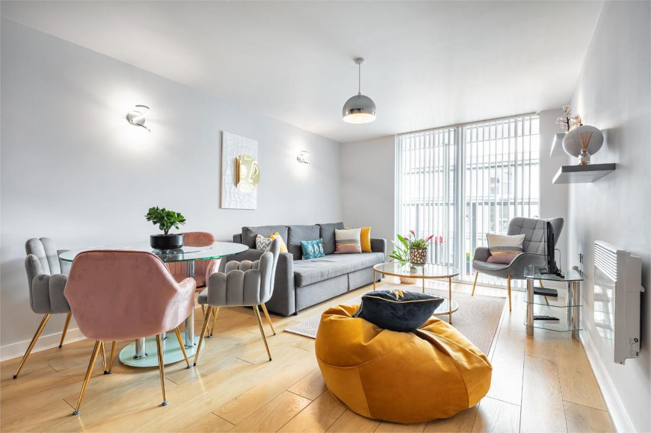 Stunning Apartment With Underground Parking! Londres Extérieur photo