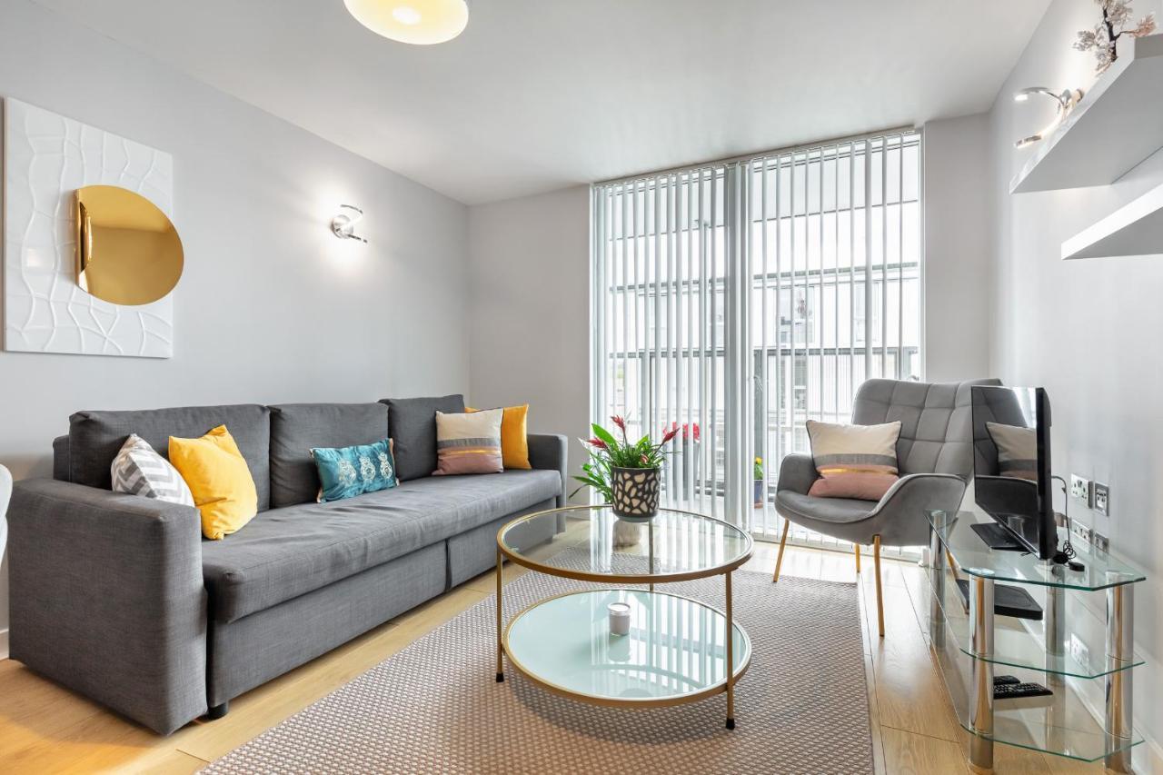 Stunning Apartment With Underground Parking! Londres Extérieur photo